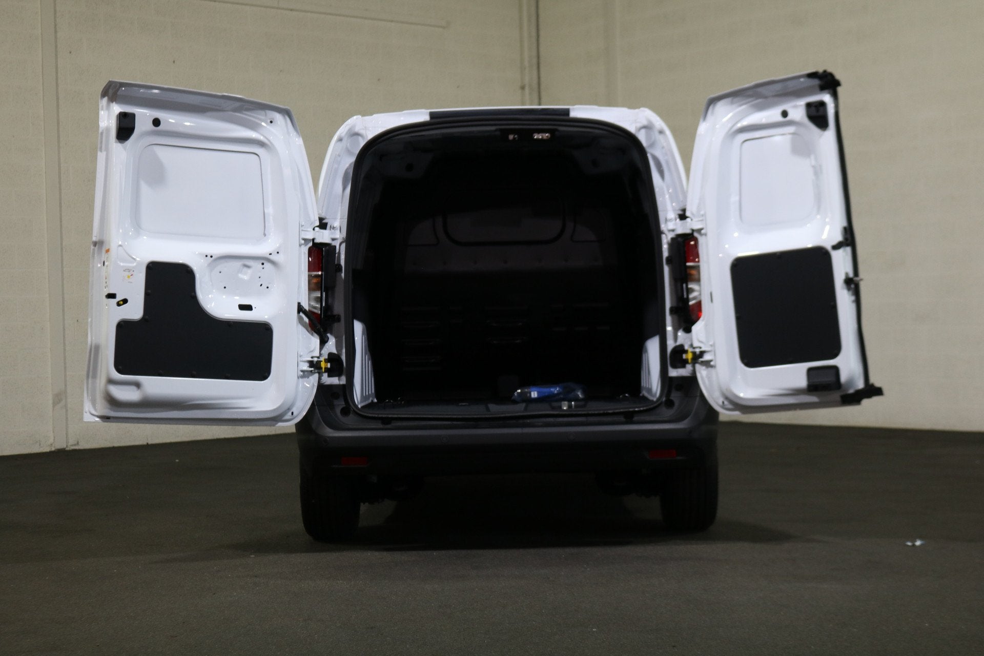 Ford E-Transit Courier 44 kWh Limited Winterpakket (wordt ve, Stof, Gebruikt, Wit, 1524 kg