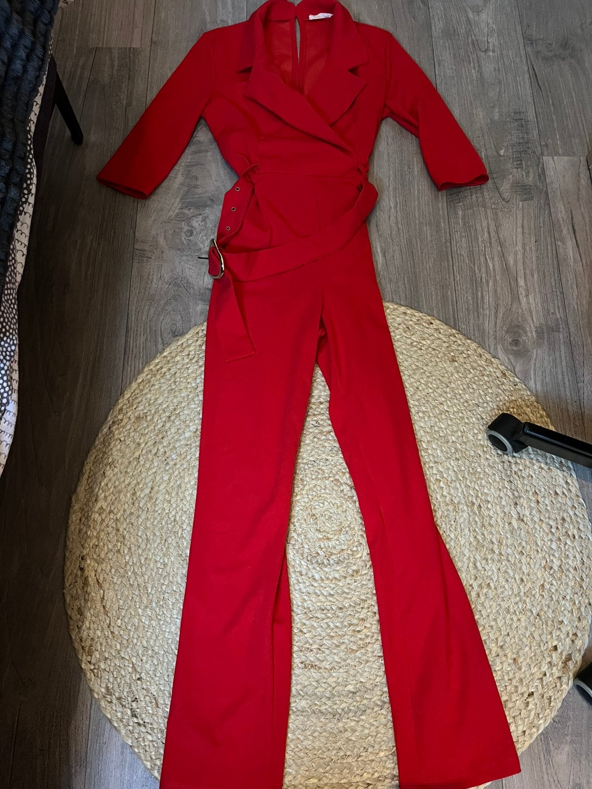 Rode jumpsuit met gouden details. Maat S, Kleding | Dames, Ophalen of Verzenden, Nieuw, Maat 36 (S), Rood