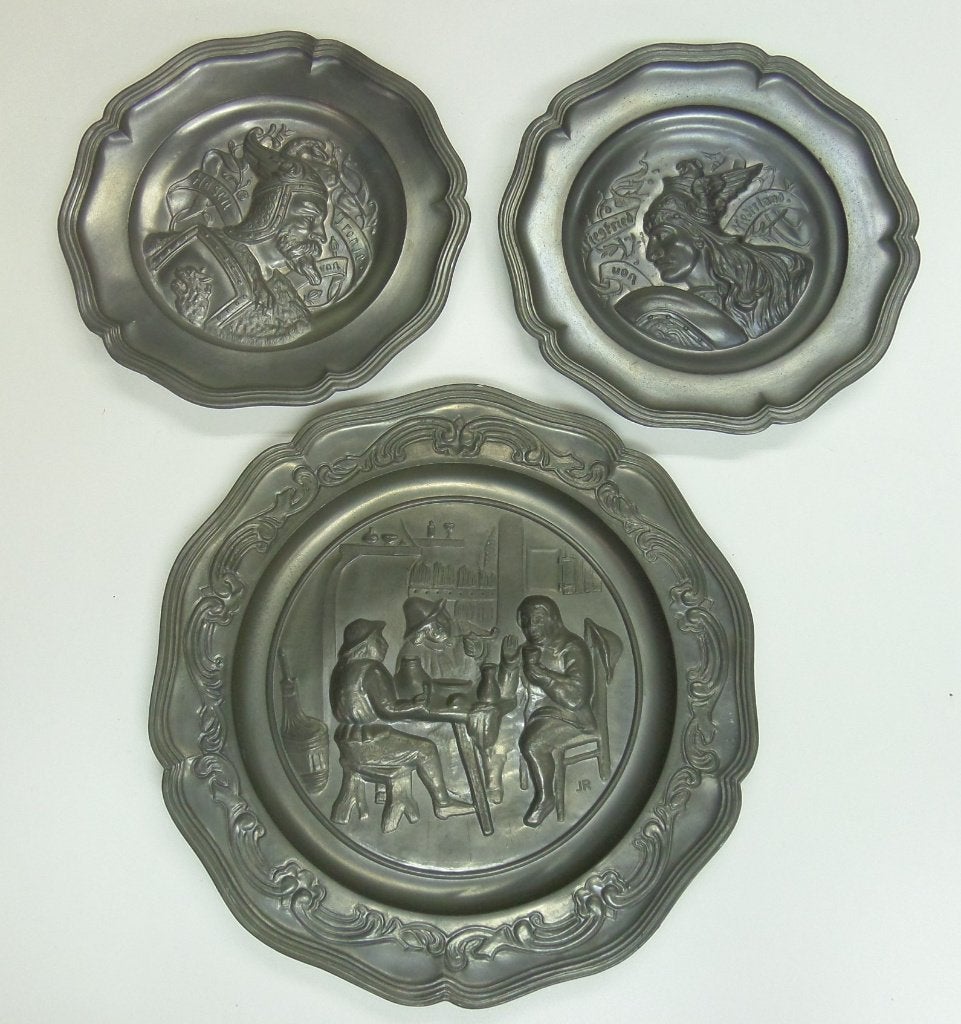 Drie tinnen wandborden met merkteken van Engeltje, Ophalen of Verzenden
