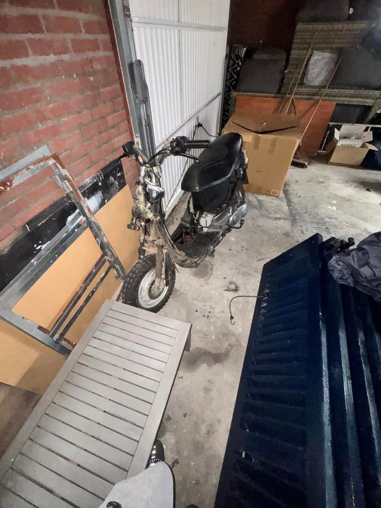 Scooter project/onderdelen - Peugeot v-clic 4T, Fietsen en Brommers, Brommeronderdelen | Scooters, Ophalen of Verzenden, Gebruikt
