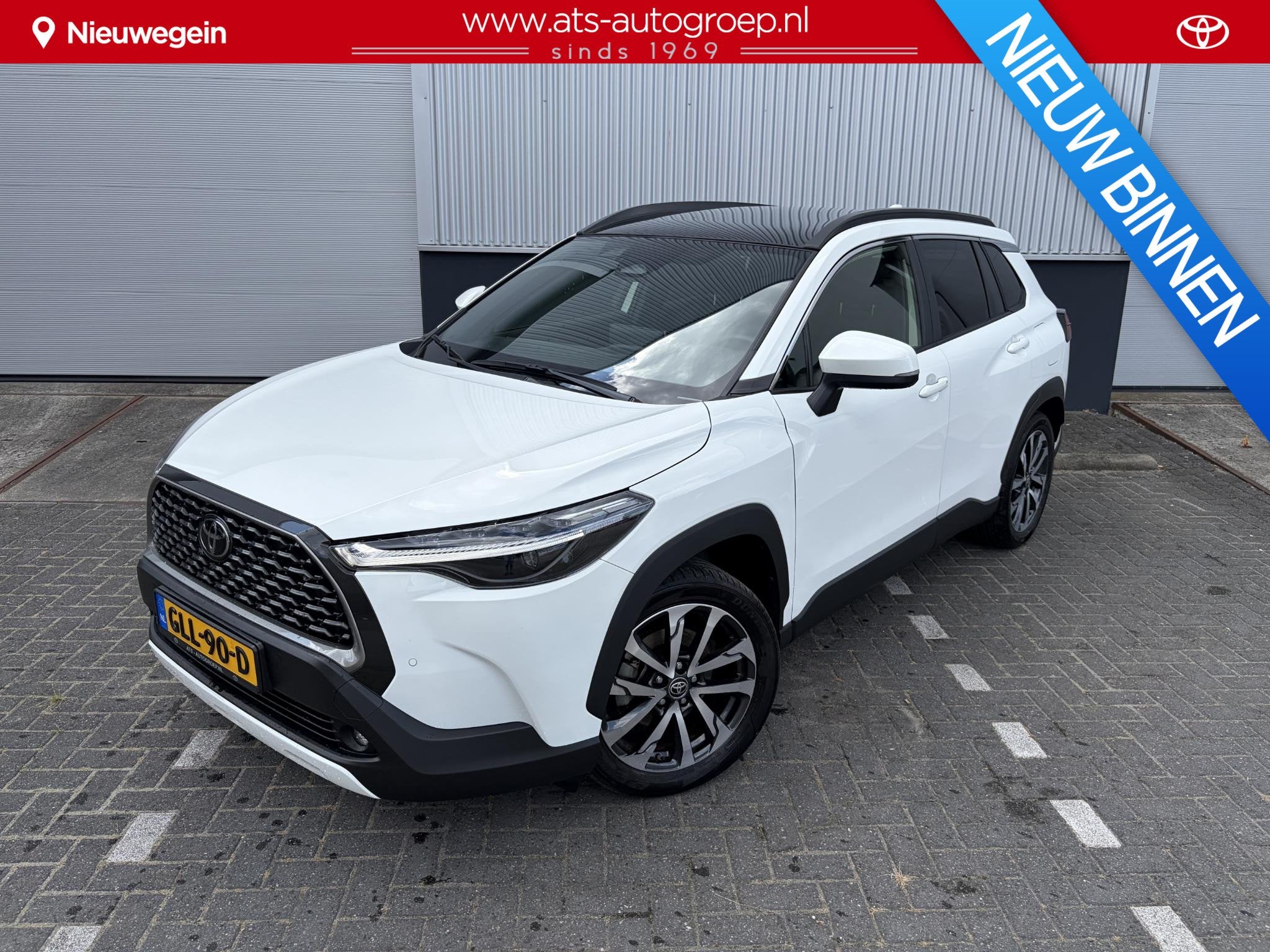 Toyota Corolla Cross Hybrid 140 Style , Premium pack, stoel, Gebruikt, 4 cilinders, Leder en Stof, Wit