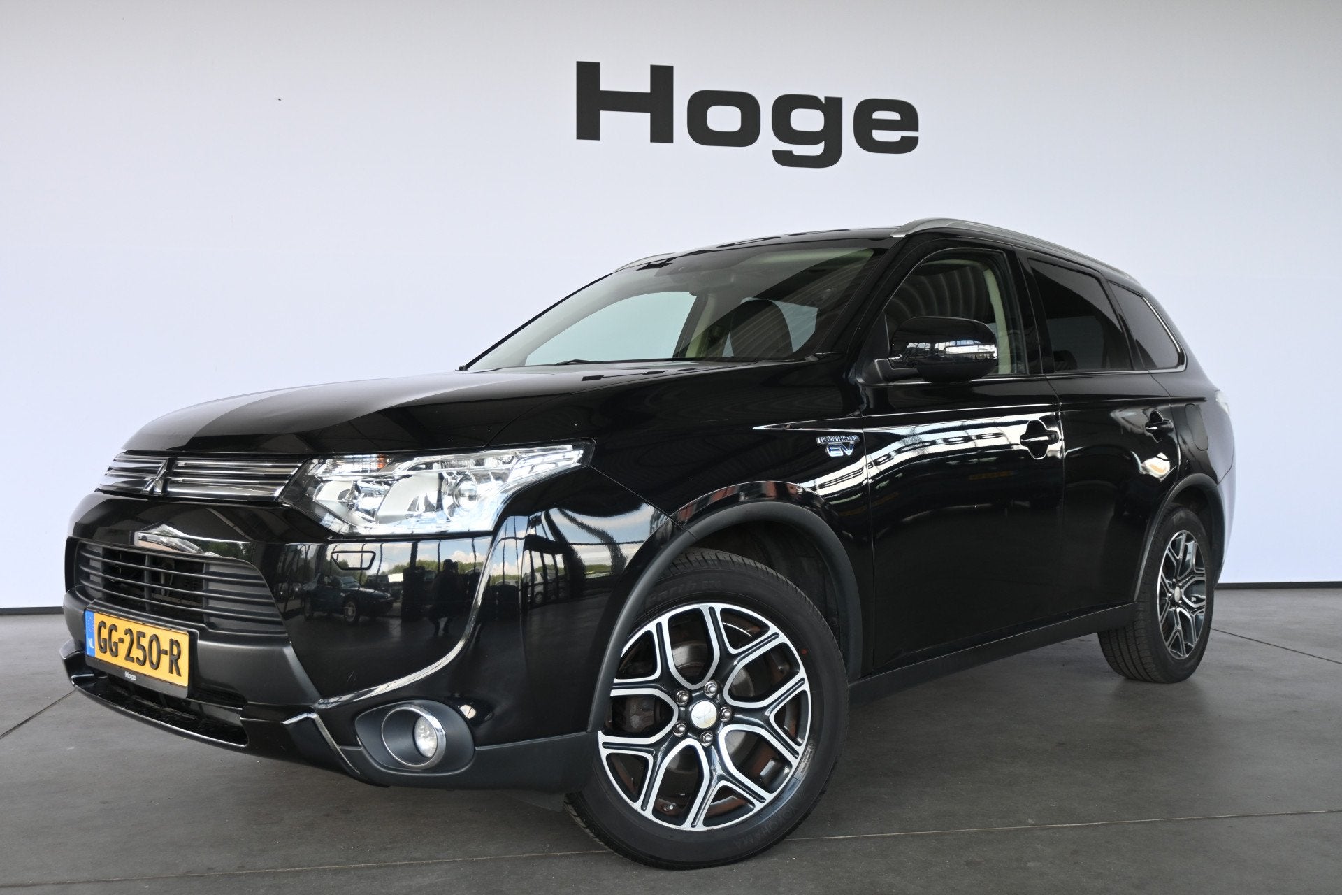 Mitsubishi Outlander 2.0 PHEV Automaat Limited Edition X-Lin, 1998 cc, 4 cilinders, Met garantie (alle), Zwart