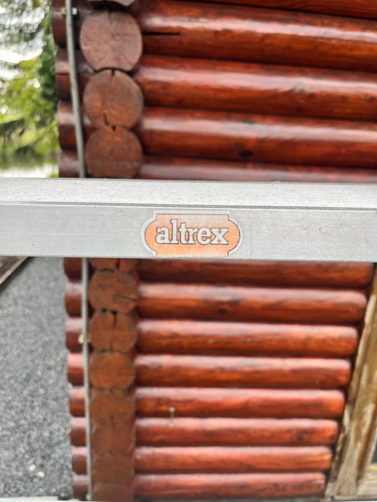 Altrex magazijntrap met 11 tredes en haken, Doe-het-zelf en Verbouw, Ophalen, Gebruikt, Trap, 2 tot 4 meter