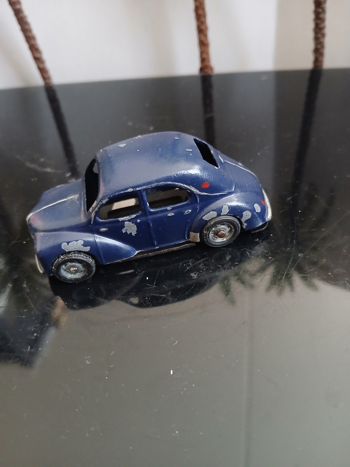 Renault 4 CV. CIJ France 1:43, opknapper, Ophalen of Verzenden, Gebruikt, Auto, Overige merken
