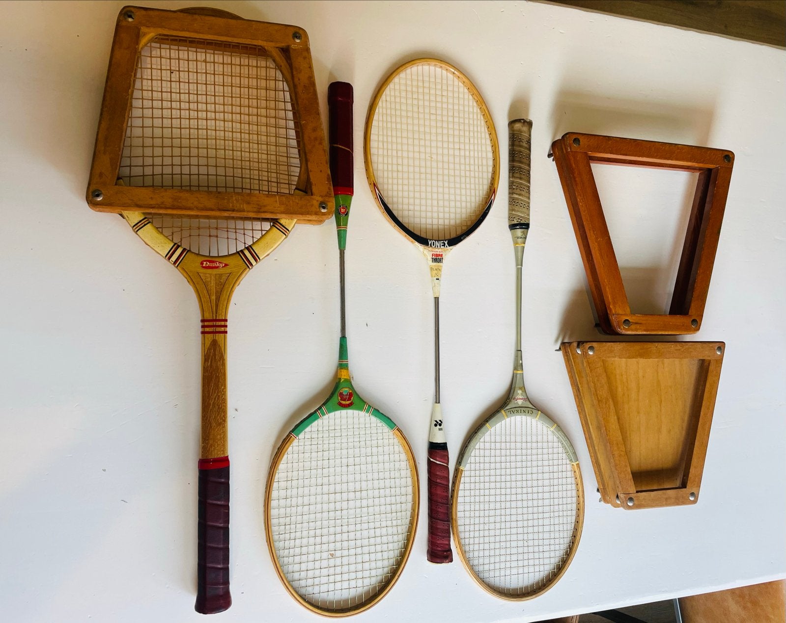 4 Vintage Rackets Jaren '60/'70 - Tennis & Badminton, Sport en Fitness, Ophalen of Verzenden, Gebruikt, Racket, Dunlop
