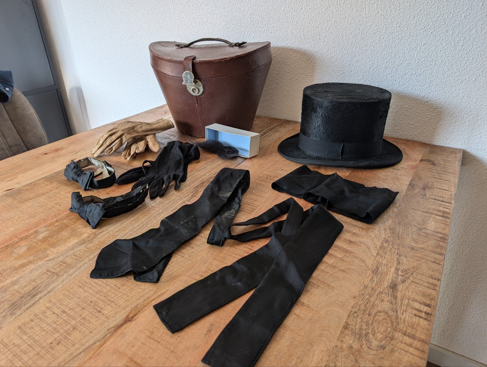 Prachtige heren set hoge hoed met hoedendoos en accessoires, Ophalen of Verzenden, Heren