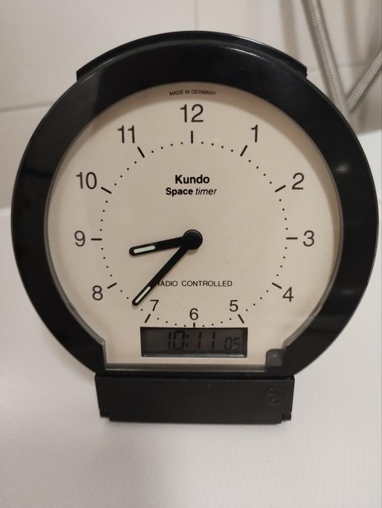Kundo Space Timer radio controlled alarm klok, Ophalen of Verzenden, Wandklok