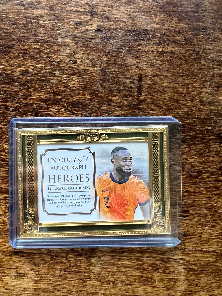 Lutsharel Geertruida Gesigneerde Kaart - Futera unique 1/1, Verzenden, Zo goed als nieuw, Overige binnenlandse clubs, Spelerskaart