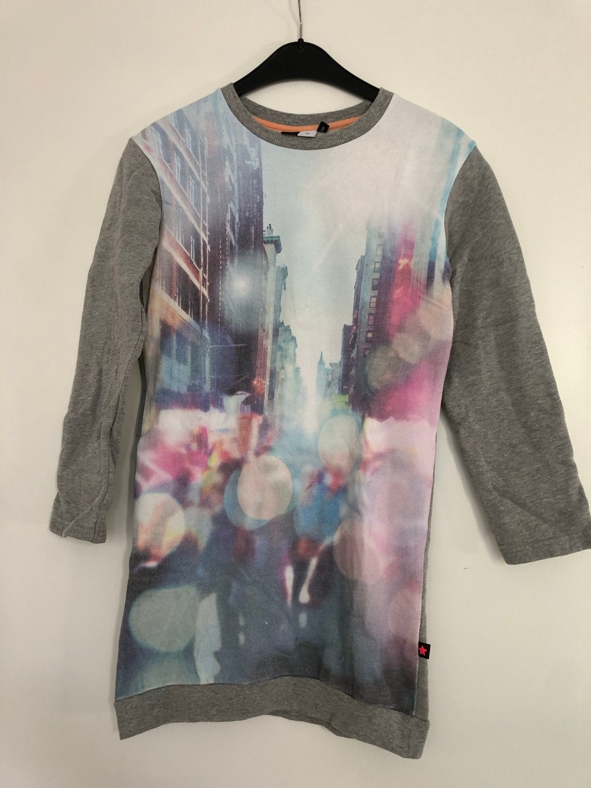 Molo sweater jurk met stadsprint - maat 134/140, Ophalen of Verzenden, Gebruikt, Meisje, Jurk of Rok
