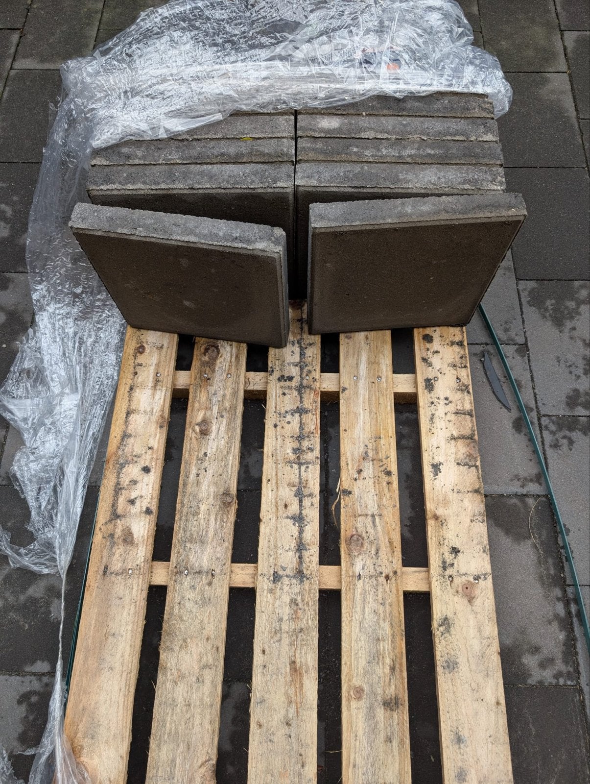 Gratis 12 nieuwe betontegels 30x30, Ophalen, Nieuw, Minder dan 5 m², Beton