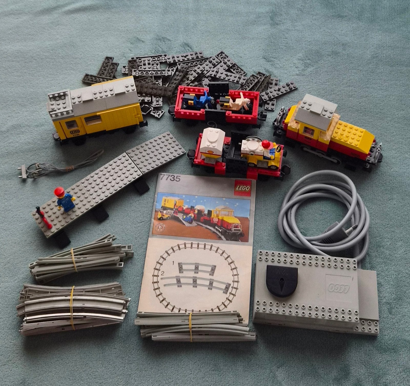 Lego trein 12 Volt rails locomotief wagons perron (set 7735), Inclusief instructies, Gebruikt, Lego, Ophalen of Verzenden