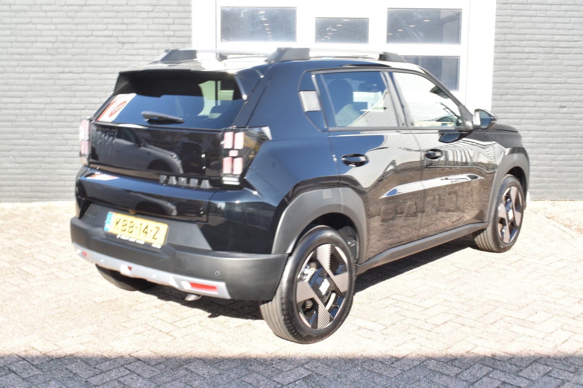 Fiat Grande Panda Hybrid 100 D-CS6 La Prima Automaat | Navig, Auto's, Verwarmde buitenspiegels, Stof, Euro 6, Zwart