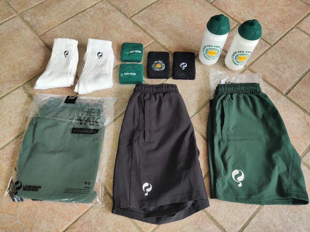 ABN AMRO Quick broekjes, sokken, zweetbandjes en bidon S, Overige merken, L00, Ophalen of Verzenden, Zo goed als nieuw