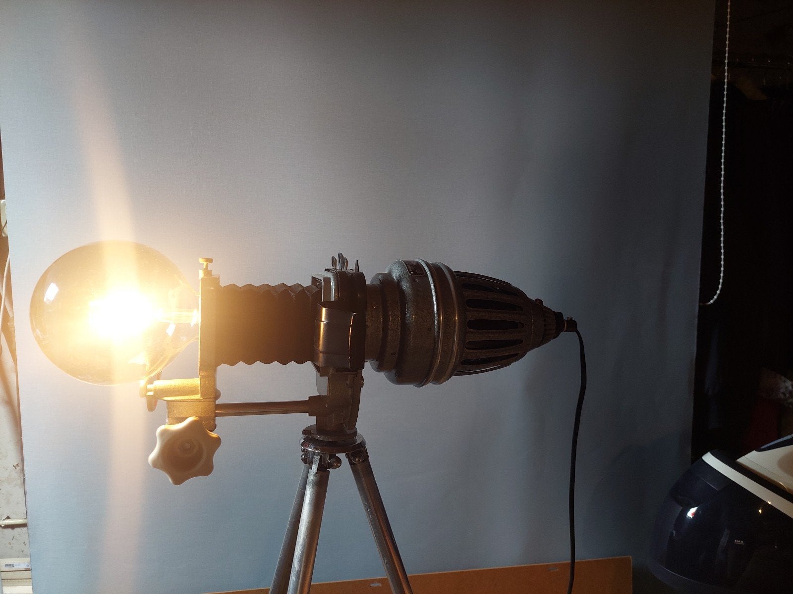 : Gerestaureerde Fotovergroter Lamp, Ophalen
