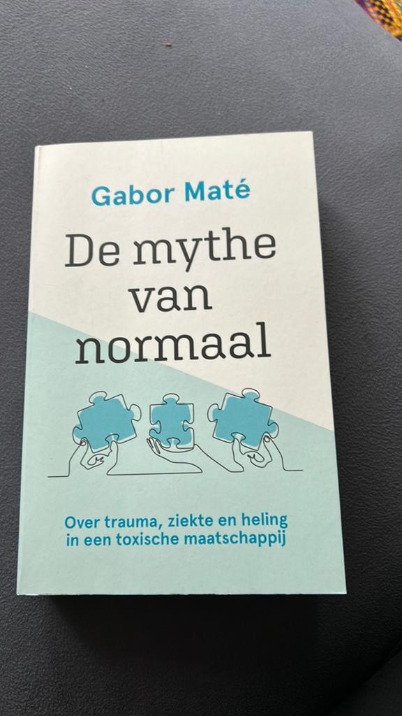 Gabor Maté - De mythe van normaal, Ophalen of Verzenden, Gelezen, Gabor Maté