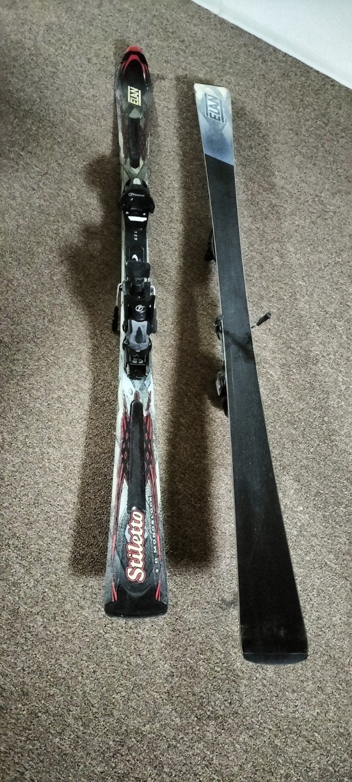 Elan Stiletto ski's voor de Sportieve Skiër, Ophalen