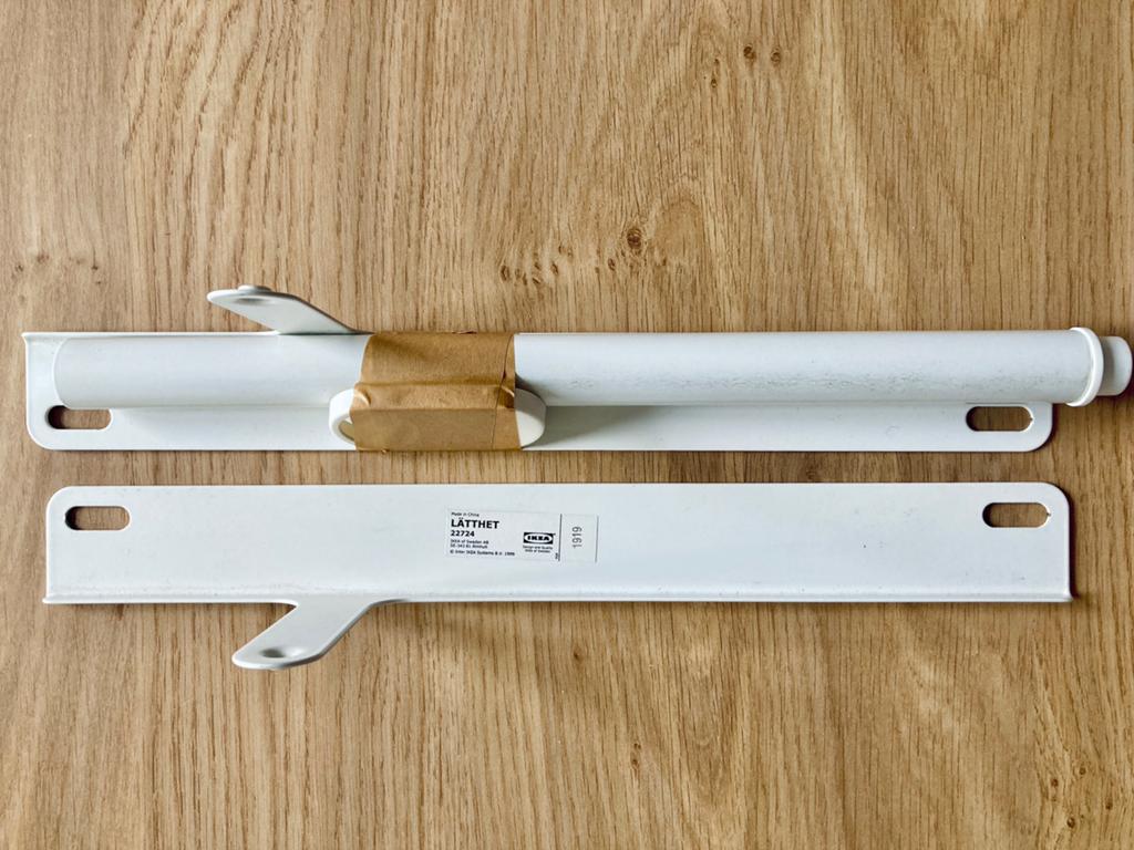 LATTHET IKEA kledingroede 22724, Ophalen, Gebruikt