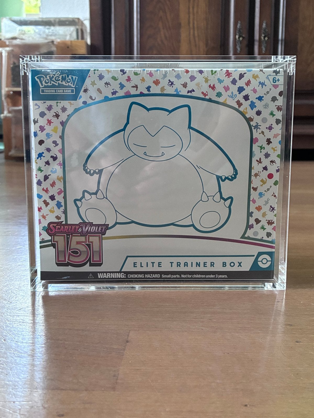 Pokémon 151 Elite Trainer Box (ETB) inclusief Acryl Case, Ophalen of Verzenden, Nieuw, Overige typen