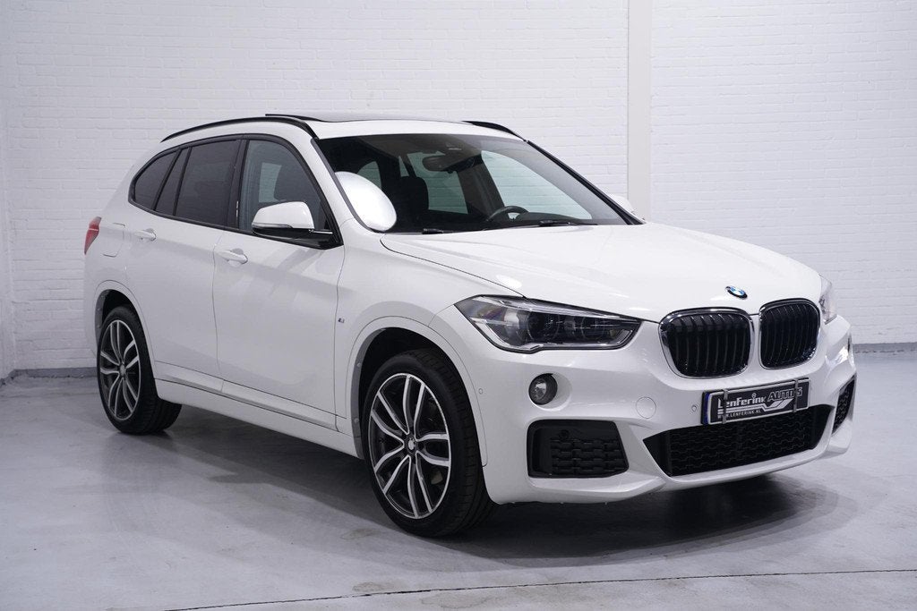 BMW X1 sDrive18d M Sport Panodak Head-up Leder Camera Afn. t, Auto's, 4 cilinders, 150 pk, Wit, Bedrijf