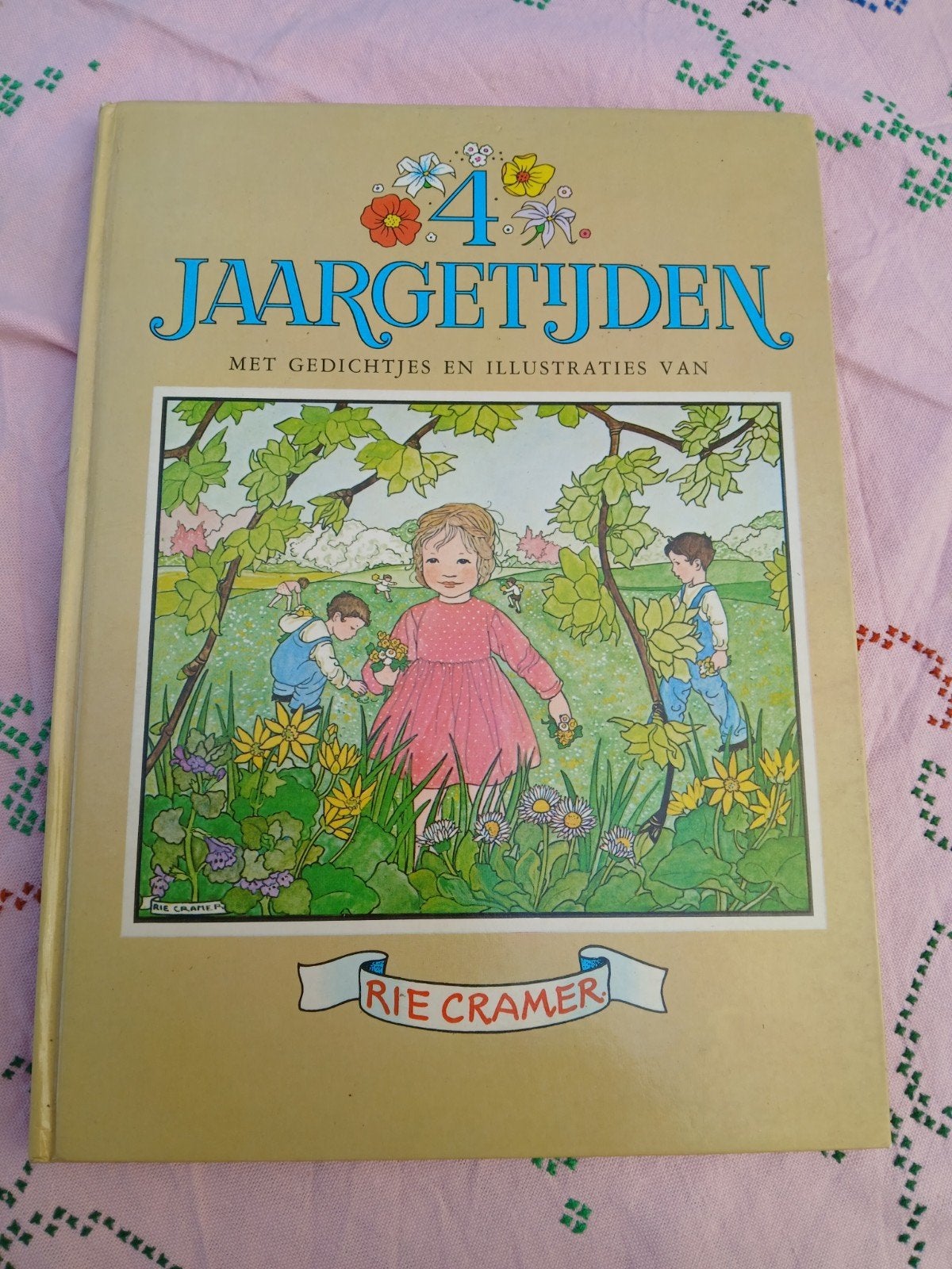 4 Jaargetijden - Rie Cramer (Met gedichtjes en illustraties), Boeken, Ophalen of Verzenden, Gelezen, Rie Cramer, Sprookjes