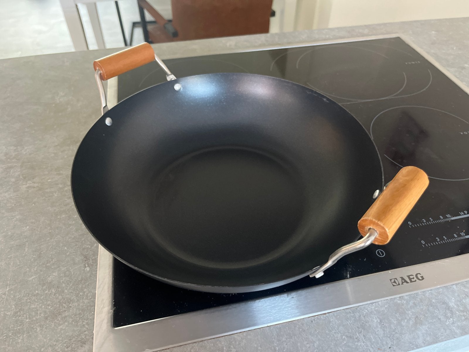 Wokpan met houten handvatten, Ophalen, Overige materialen, Met handvatten, Zo goed als nieuw