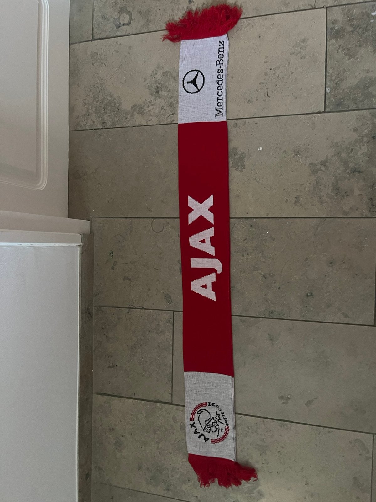 SJAAL AJAX/MERCEDES RELATIE GESCHENK, Verzamelen, Sportartikelen en Voetbal, Ophalen of Verzenden, Zo goed als nieuw, Ajax, Vaantje of Sjaal