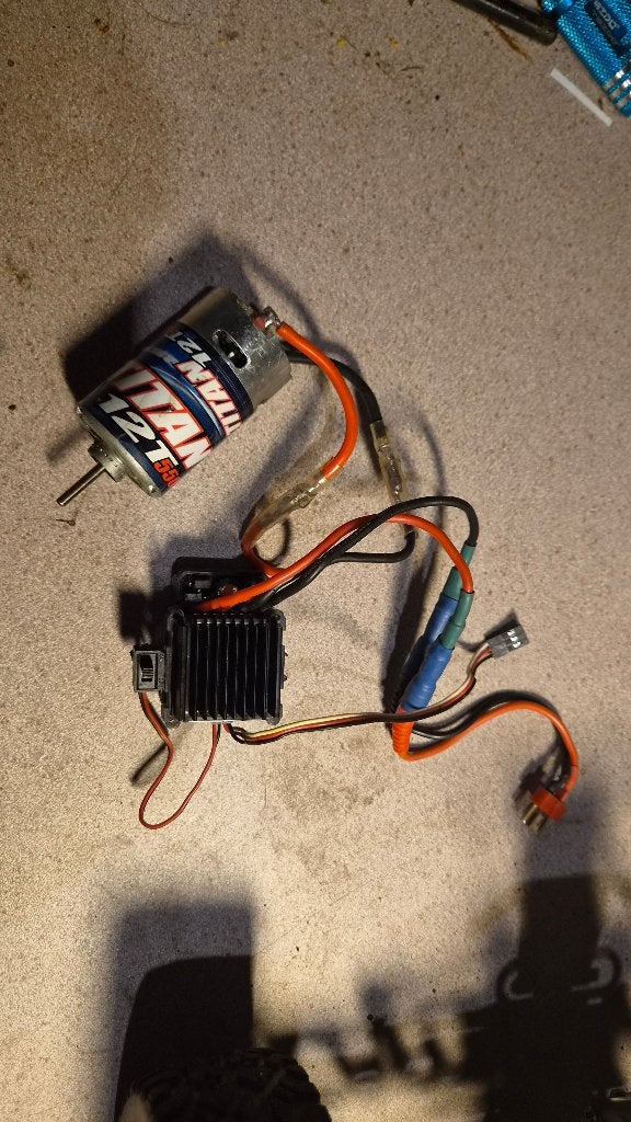 Traxxas Titan 12t met ESC, Elektro, Gebruikt, Ophalen of Verzenden, Schaal 1:10