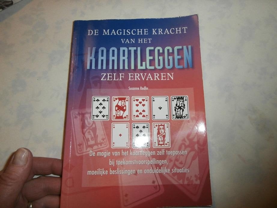 De Magische kracht van kaart leggen, Boeken, Ophalen of Verzenden, Zo goed als nieuw, Tarot of Kaarten leggen, Overige typen