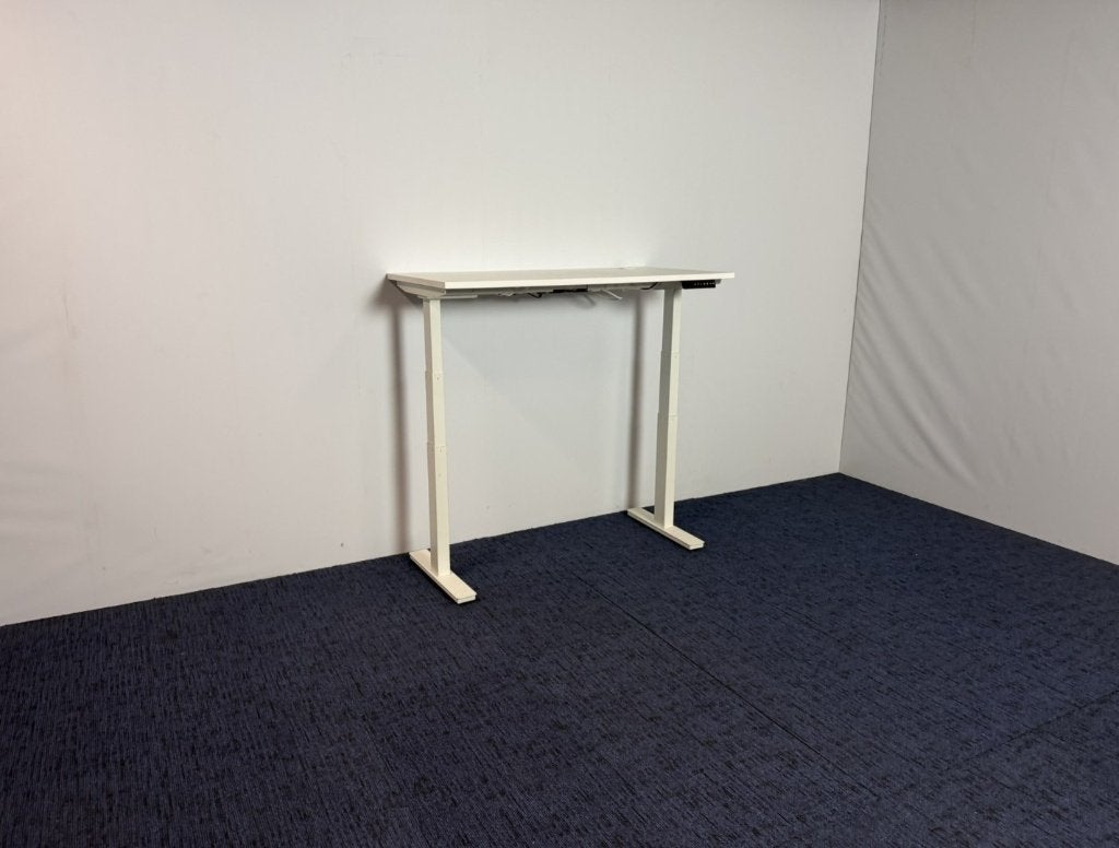4 x Zit/sta bureau Voortman (elektrisch), 120 x 60 cm., Huis en Inrichting, Bureaus, Ophalen, Zit-sta bureau, Gebruikt, 120 cm