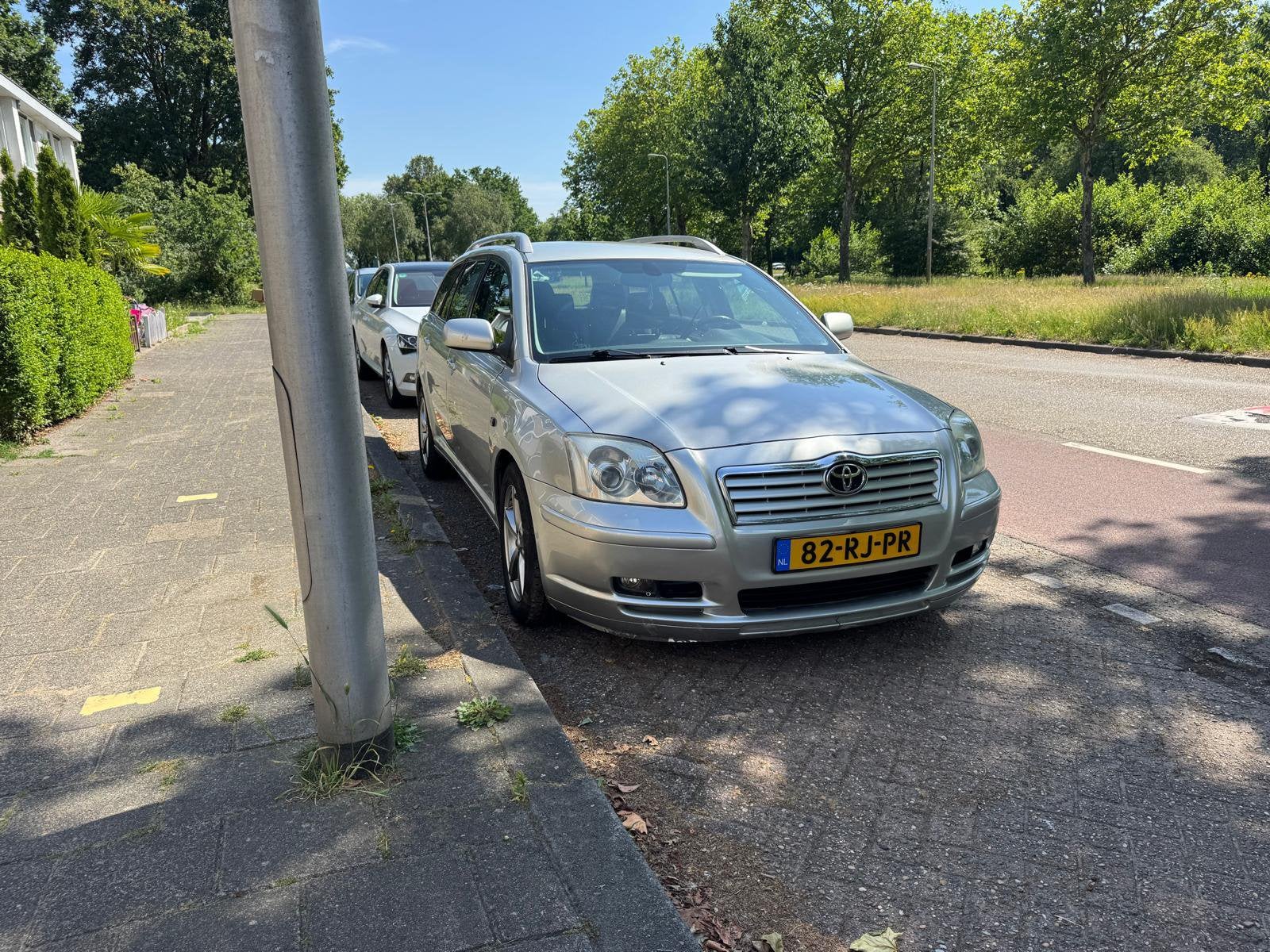 Toyota Avensis 2.0 16V Vvt-i WGN Linea Luna AUT 2005 Grijs, Auto's, 1998 cc, Avensis, 4 cilinders, Particulier