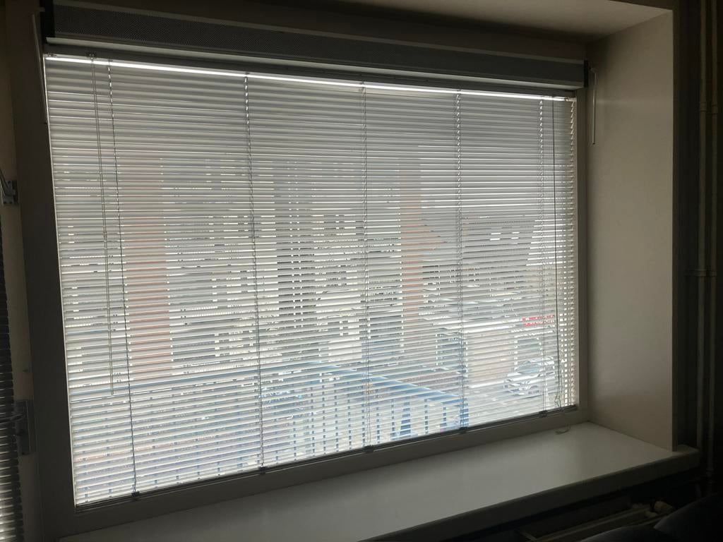 3x zilveren luxaflex Jaloezieën, Ophalen of Verzenden, Zo goed als nieuw, 50 tot 100 cm, 150 tot 200 cm