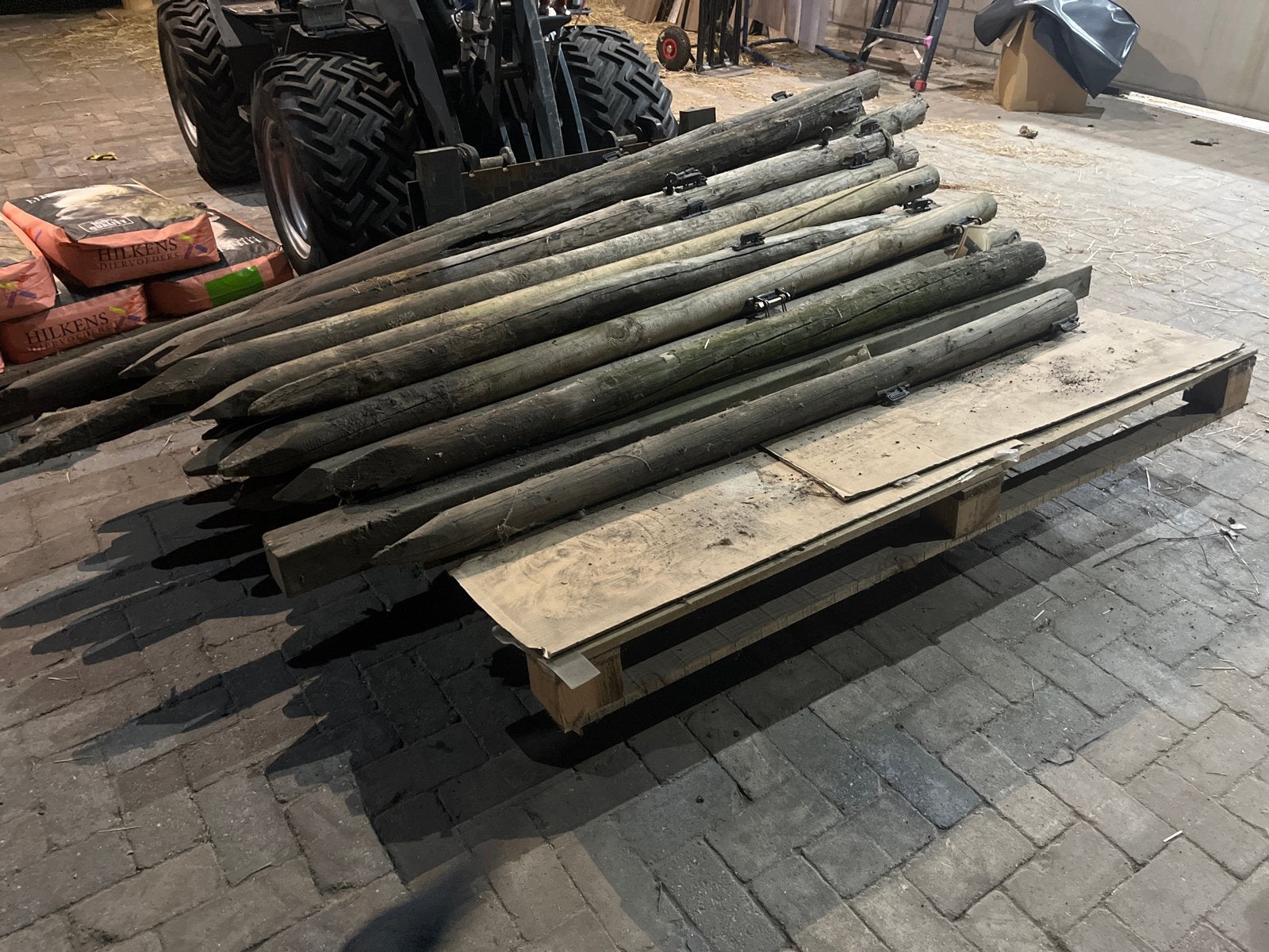 Gebruikte houten palen - Geïmpregneerd, Geïmpregneerd, Gebruikt, Ophalen of Verzenden, 250 tot 300 cm