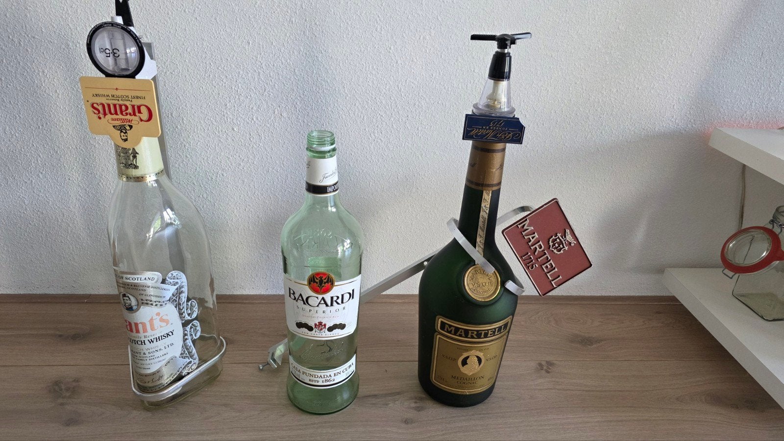 Lege flessen waarvan 2 met ophangsysteem >3 liter, Ophalen
