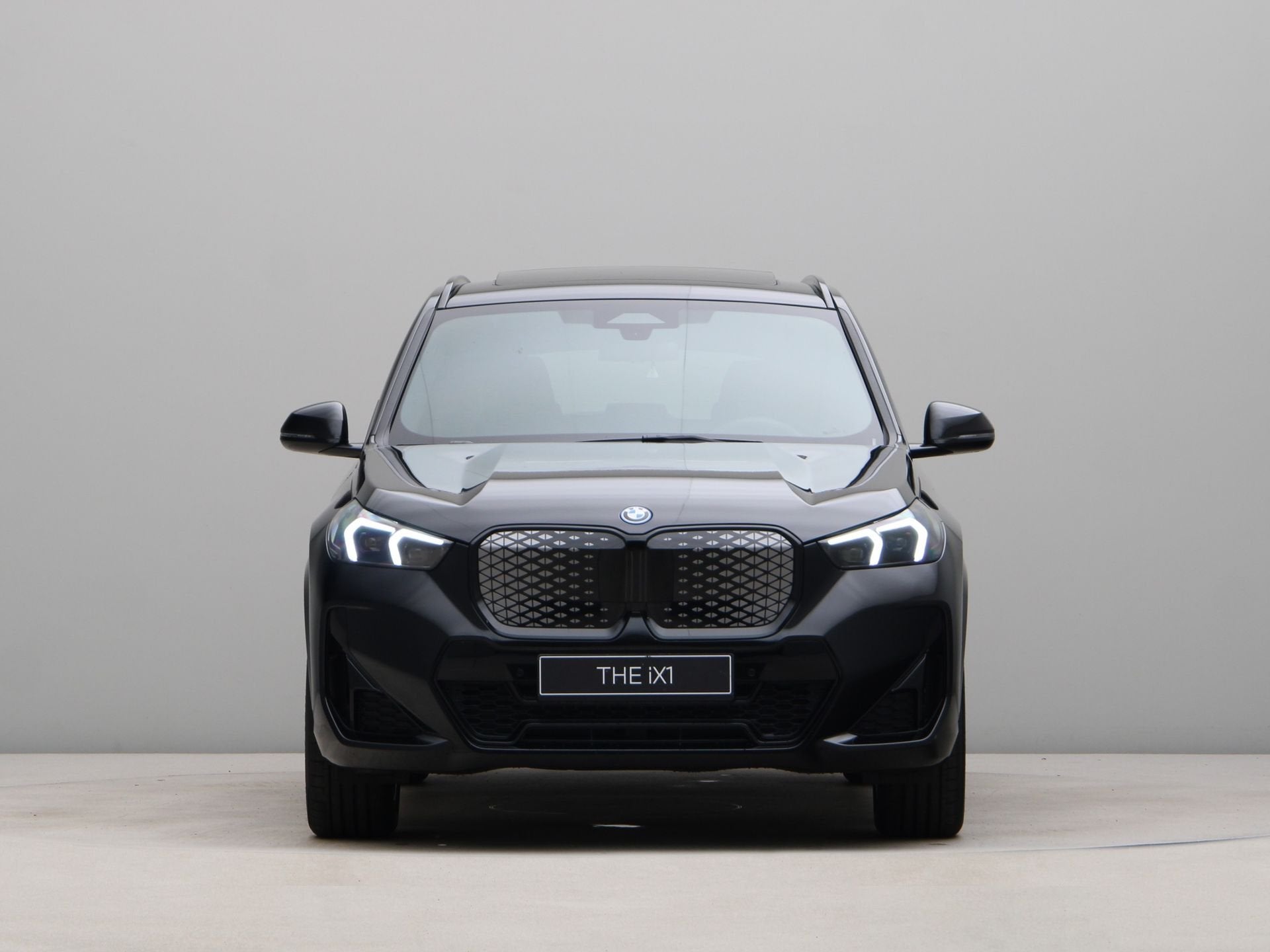 BMW iX1 eDrive20 M-Sport Pro 67 kWh (bj 2026, automaat), Met garantie (alle), Zwart, Origineel Nederlands, 420 min