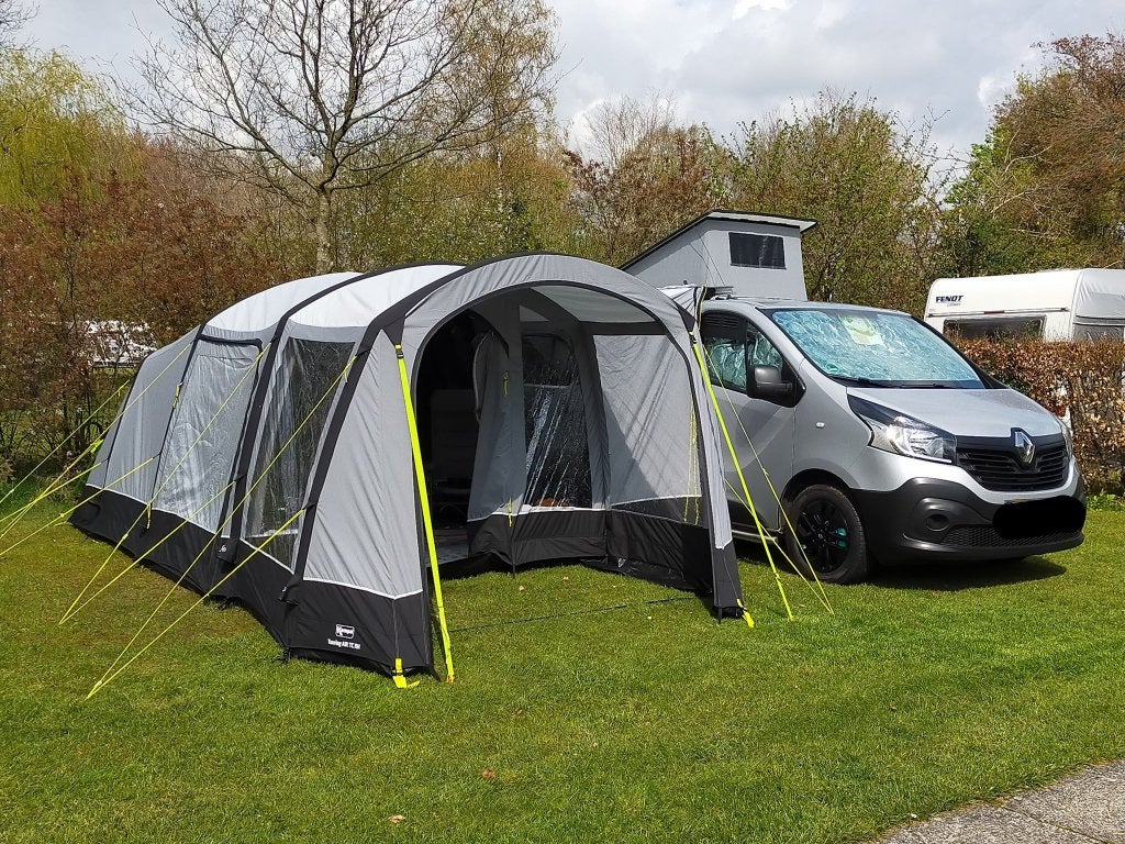 Renault Trafic met EURO 6 en Kampa aanbouwtent, Tot en met 2, Bedrijf, 5 tot 6 meter, 5 tot 6 meter