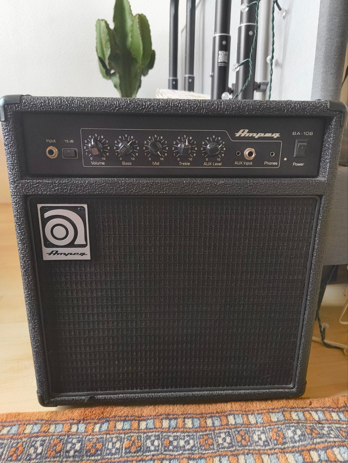 Ampeg BA-108 Basgitaarversterker, Ophalen of Verzenden, Zo goed als nieuw, Basgitaar, Minder dan 50 watt