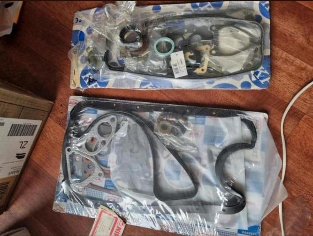 complete pakkingset toyota corolla ke30 CARTERPAN €100,00, Auto-onderdelen, Ophalen of Verzenden, Nieuw, Toyota