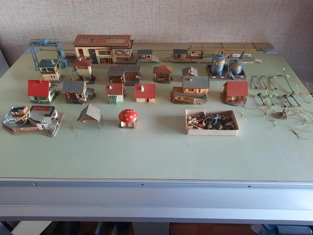Diverse huisjes voor spoor Marklin H0, Hobby en Vrije tijd, Modeltreinen | H0, Ophalen of Verzenden