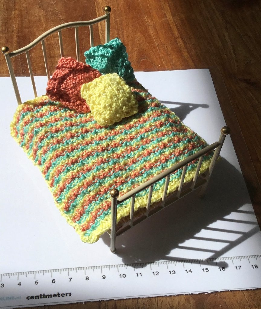 Poppenhuis miniaturen dekentje en kussentjes pastel, Verzamelen, Poppenhuizen en Toebehoren, Ophalen of Verzenden, Nieuw, Poppenhuis