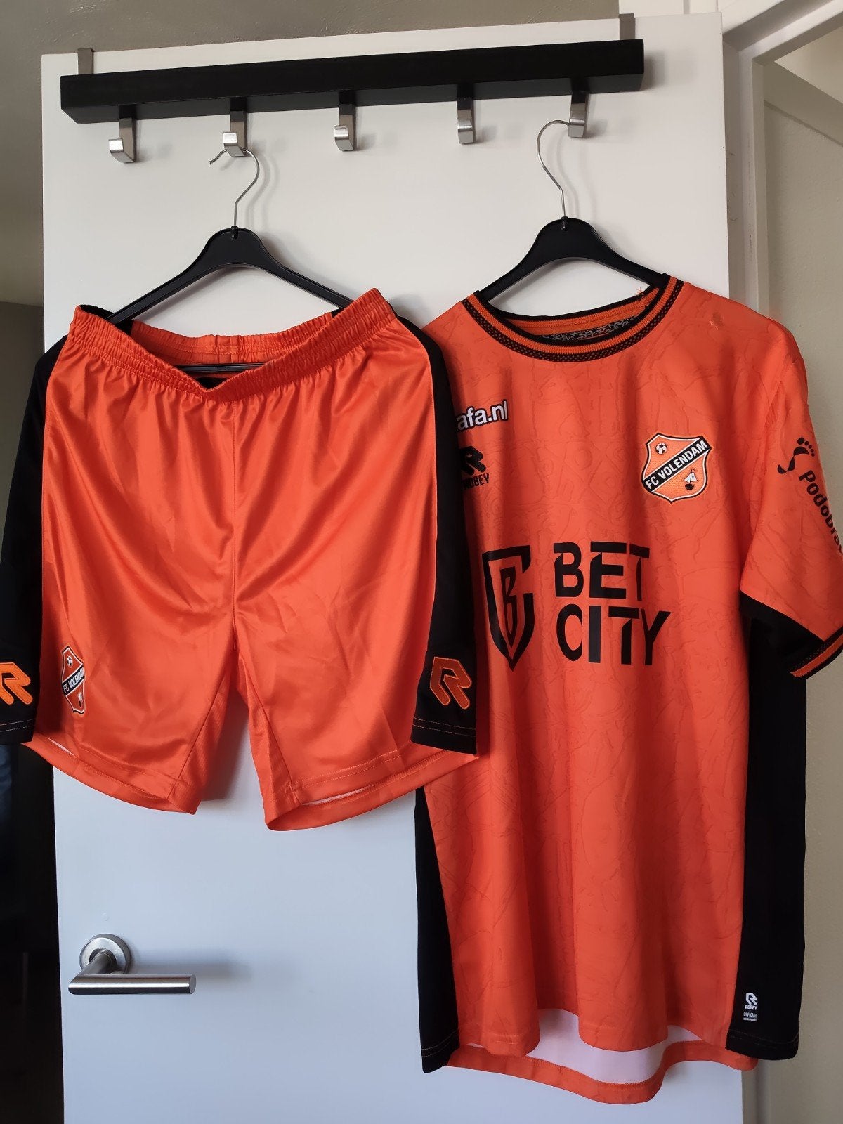 FC Volendam voetbalsetje oranje - shirt 2XL, broekje XL, Groter dan maat XL, Ophalen of Verzenden, Zo goed als nieuw, Set