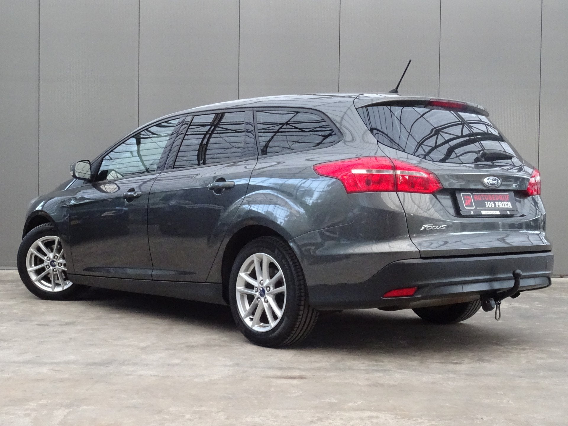 Ford FOCUS Wagon 1.6 TI-VCT Titanium * 126 PK * TREKHAAK !, 1596 cc, Stof, Gebruikt, 4 cilinders