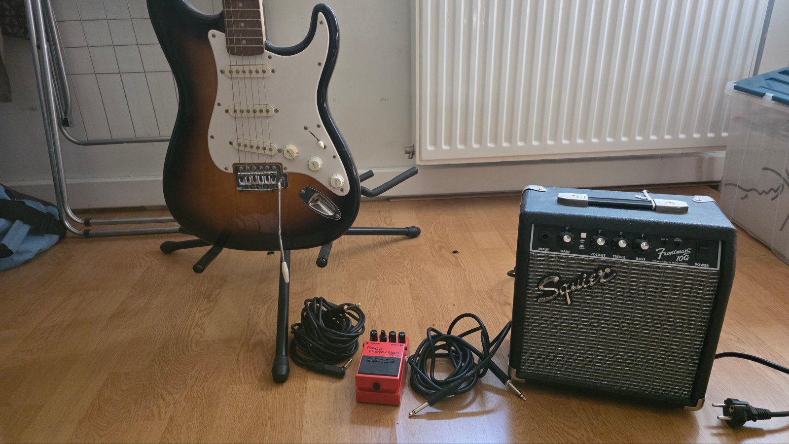 Squier Stratocaster met versterker en accessoires, Ophalen, Fender, Gebruikt, Met versterker