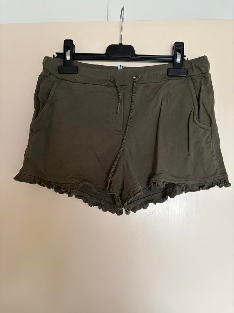 JILL short maat 170 met ruches en trekkoord, Ophalen of Verzenden, Zo goed als nieuw, Meisje, Broek