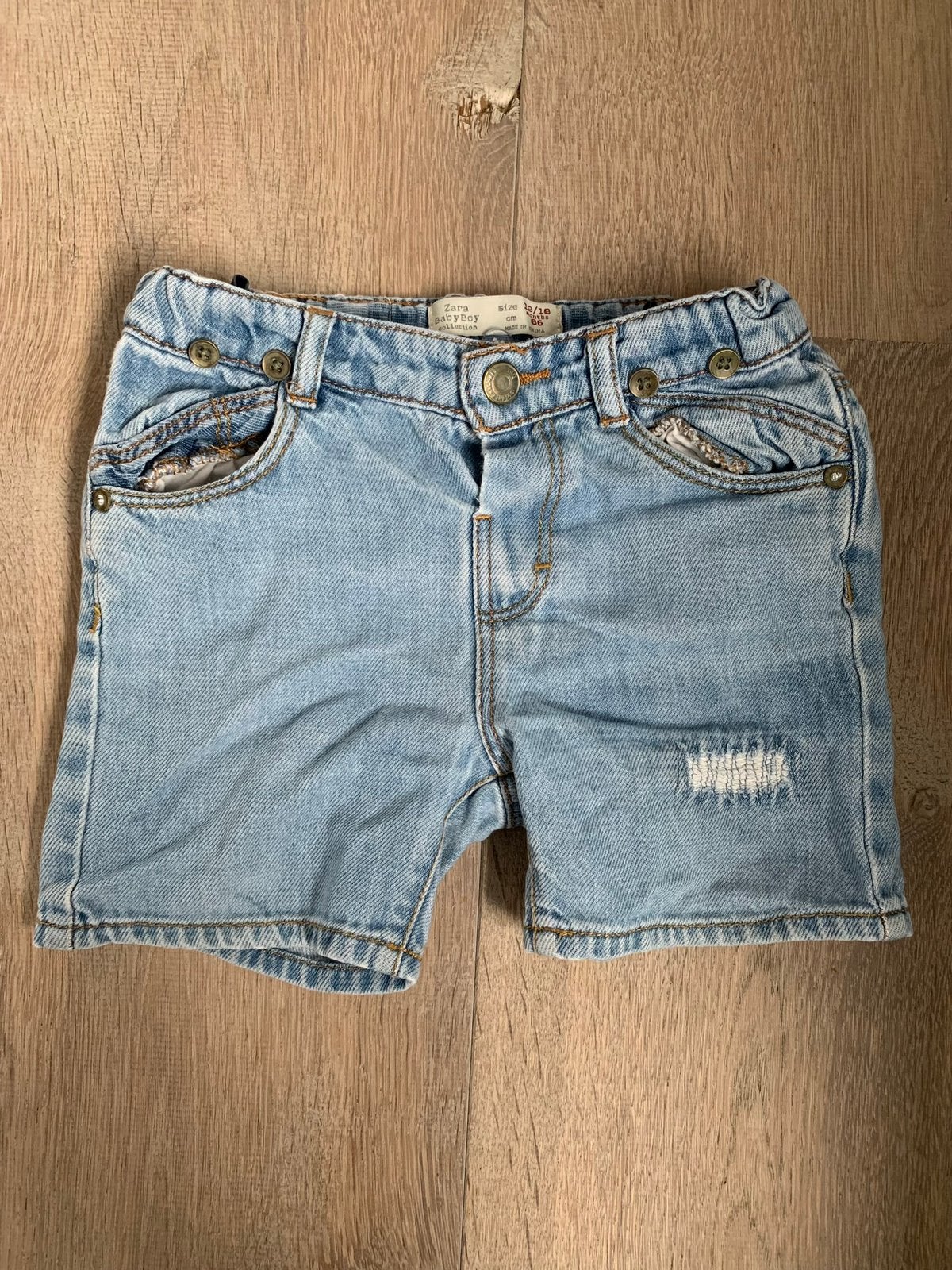 Korte broek Zara maat 86, Kinderen en Baby's, Babykleding | Maat 86, Ophalen of Verzenden, Gebruikt, Jongetje, Broekje