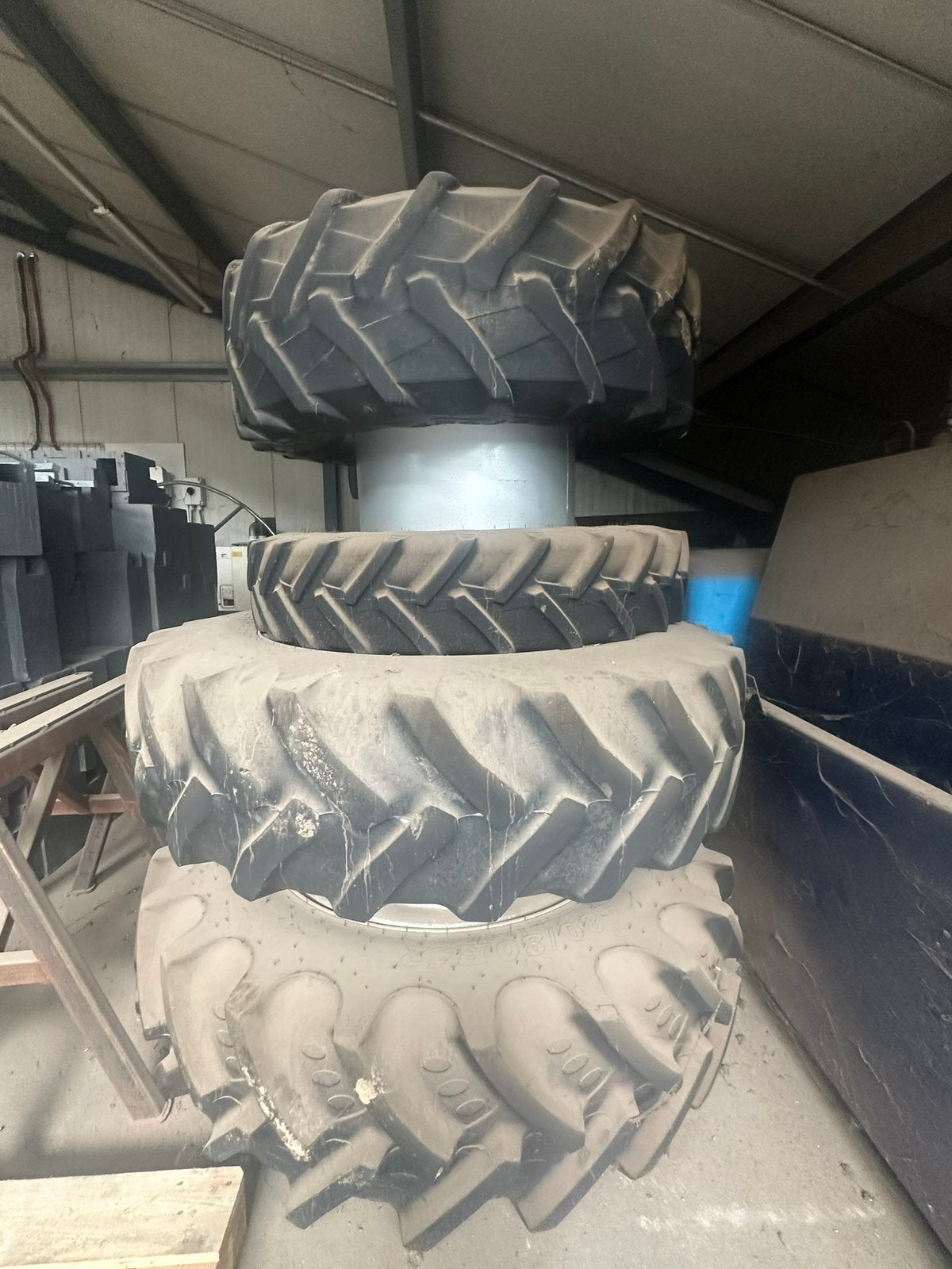 New Holland T7.210 zaaiwielen / smalle wielen – complete set, Ophalen