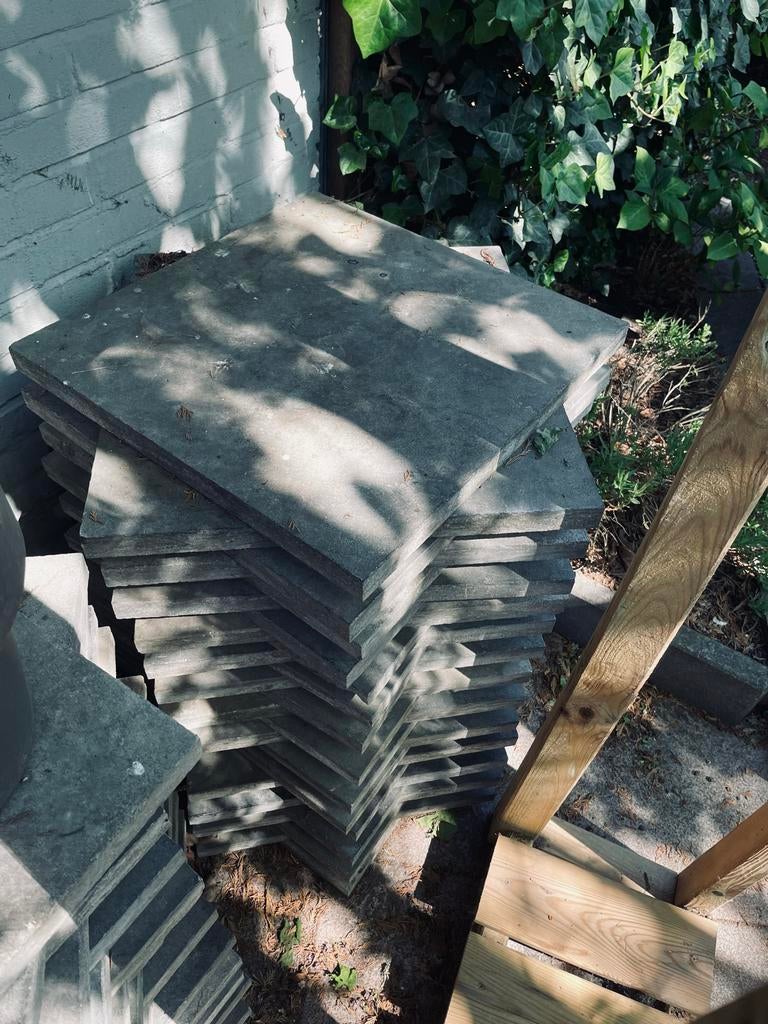 Vietnamees hardsteen tegels 50x50 (53 heel, 1 gebroken), Ophalen, Gebruikt, Terrastegels, Natuursteen