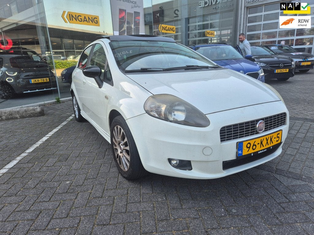Fiat Grande Punto 1.4 NeroBianco RIJDGOED/PANO/AIRCO/APK, Auto's, Fiat, Voorwielaandrijving, Stof, Zwart, 4 cilinders