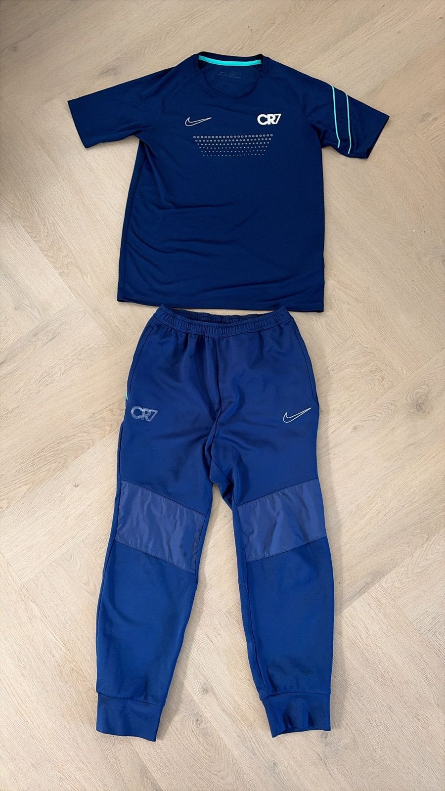 Nike CR7 Trainingsset - Shirt + Broek - Kindermaat XL, Kinderen en Baby's, Ophalen of Verzenden, Gebruikt, Jongen