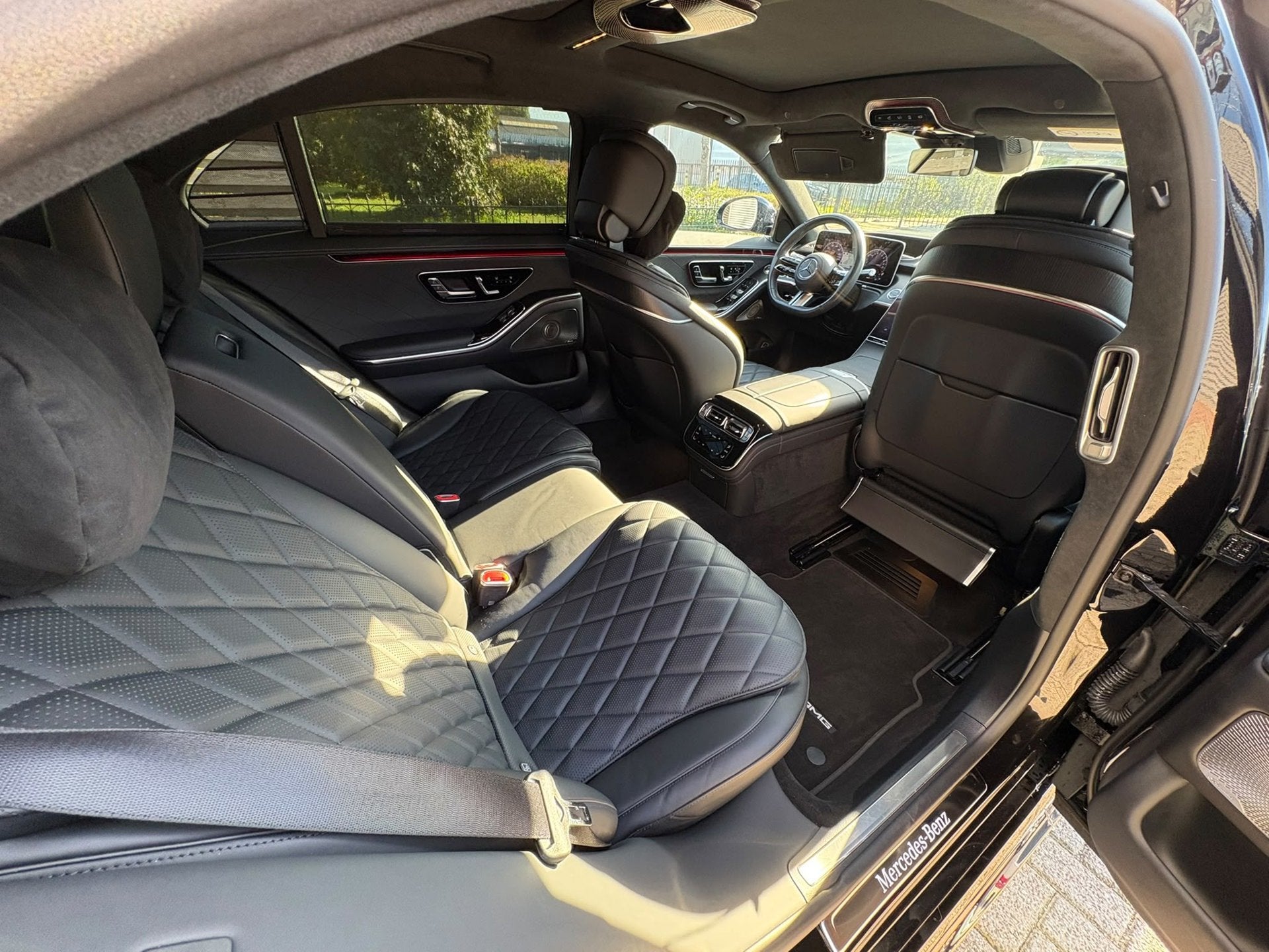 Mercedes-Benz S-klasse 450 e Lang AMG Line | CHAUFFEURPAKKET, Automaat, Achterwielaandrijving, Zwart, Bedrijf
