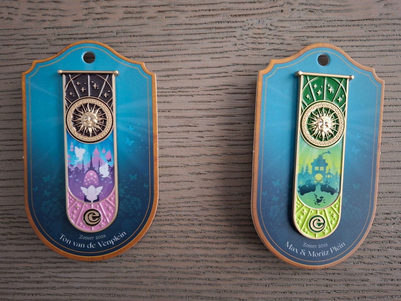 efteling zomerpin 2 stuks droomvlucht en max & moritz, Ophalen of Verzenden, Zo goed als nieuw, Beeldje of Poppetje